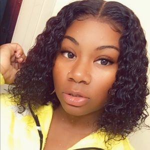 Meet your Posher, Desiree